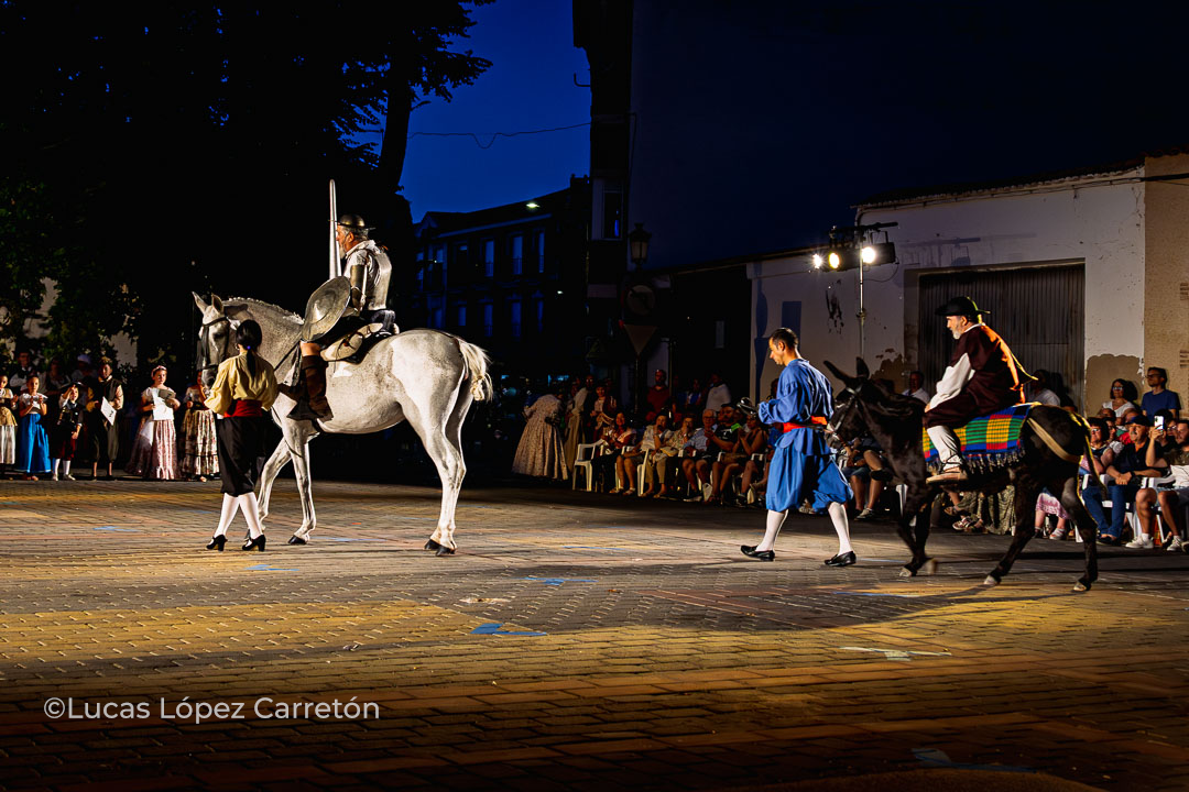 Quijote en la Calle 25 aniversario Argamasilla de Alba 2026 Fotografía Lucas López Carretón Quijote en la Calle 25 aniversario Argamasilla de Alba 2026 Fotografía Lucas López Carretón